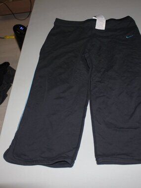 Black Nike Athletic Capris Size Small